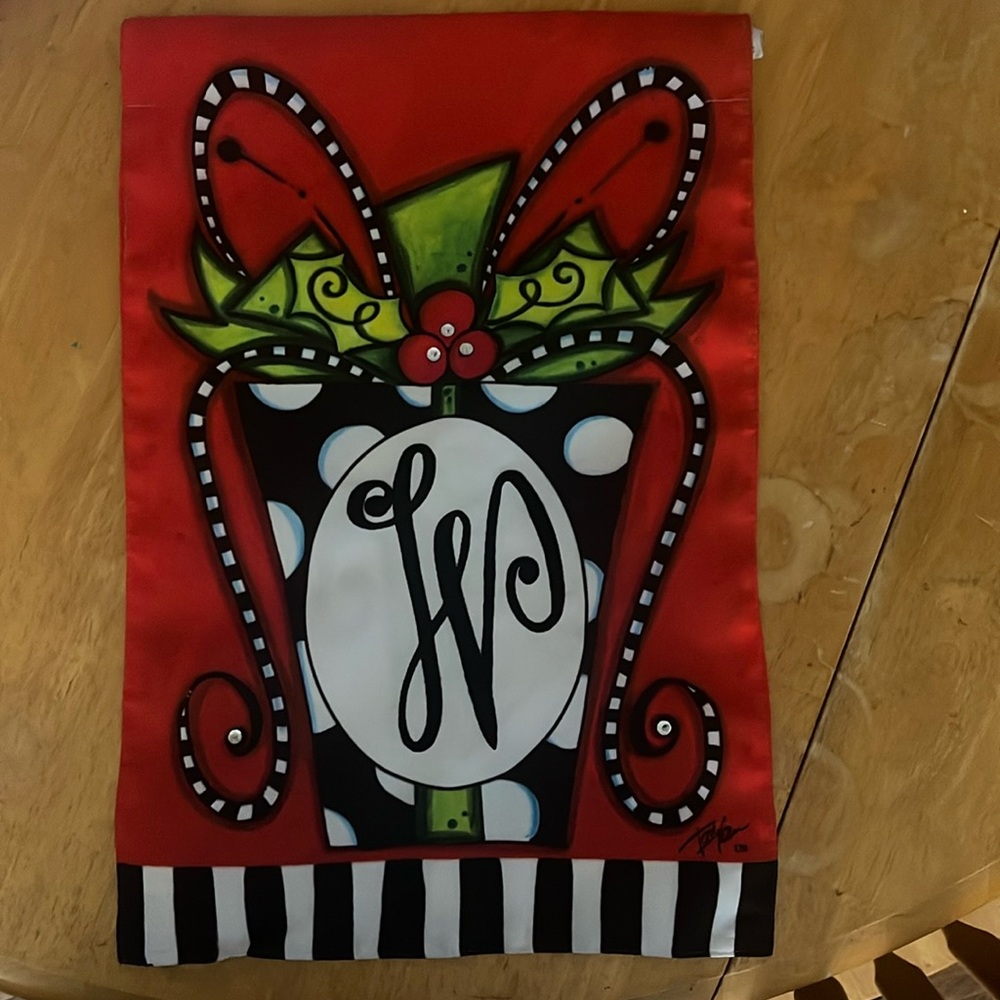 Christmas garden flag with a “W”